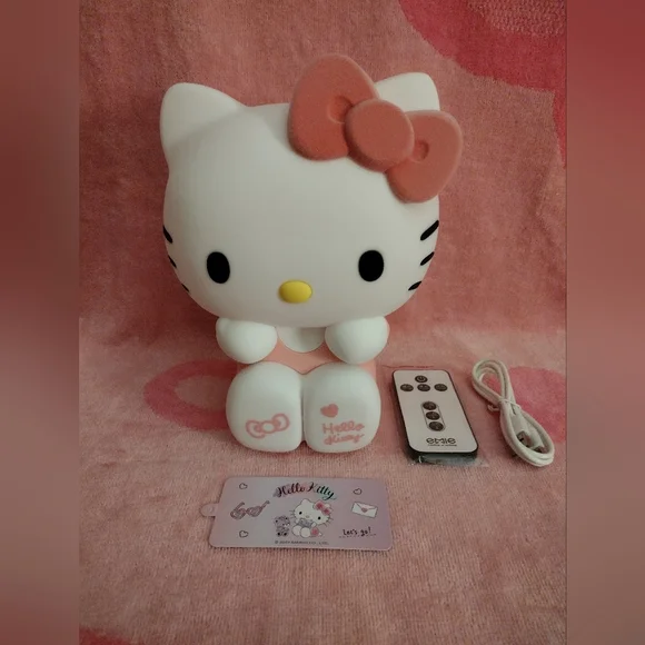 EXCLUSIVE - Hello Kitty Soft Touch LED Night Light - Picture 5 of 8